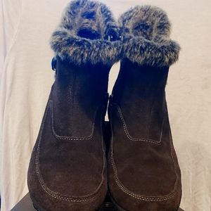 KHOMBU Womens Boot "Gracie"